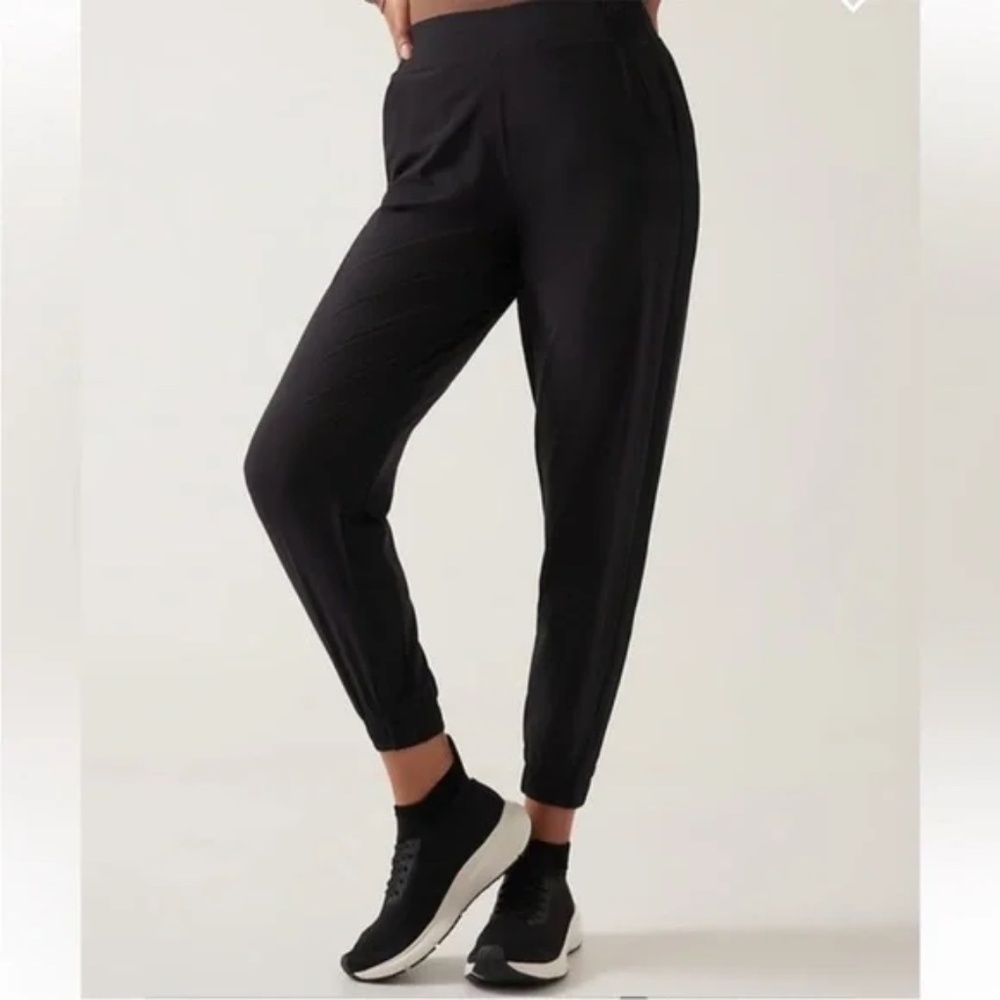 Athleta Brooklyn Legacy Mid-Rise Jogger, Black, Size 6